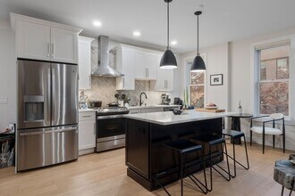 202 Maverick St in Boston, MA - Building Photo - Building Photo