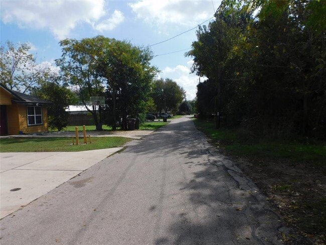 1318 Green St in Lockhart, TX - Building Photo - Building Photo