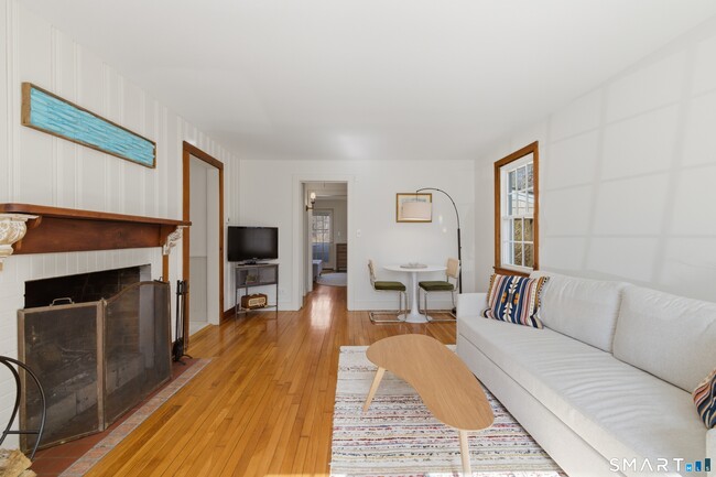 12 Flanders Rd in Stonington, CT - Building Photo - Building Photo