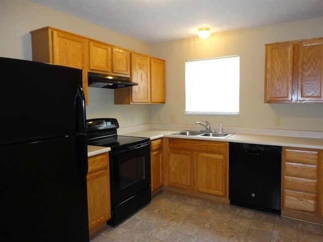8103 Chesterhill Ln in Indianapolis, IN - Building Photo - Building Photo