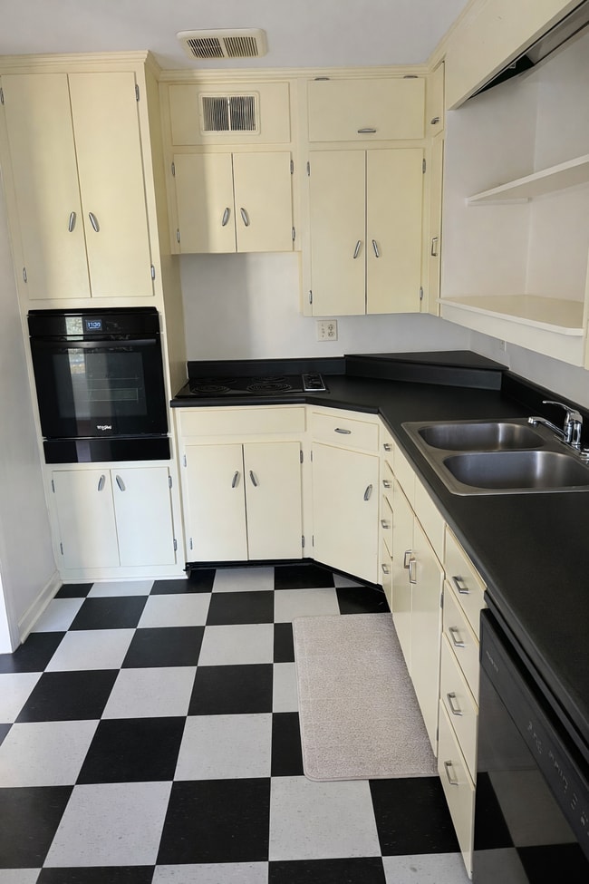 923 S Greenwood Ave in Columbia, MO - Building Photo - Building Photo