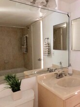 10141 W Sunrise Blvd in Plantation, FL - Building Photo - Building Photo