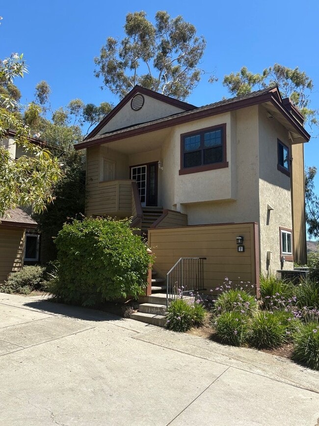 7 Rainbow Ridge in Irvine, CA - Building Photo - Building Photo