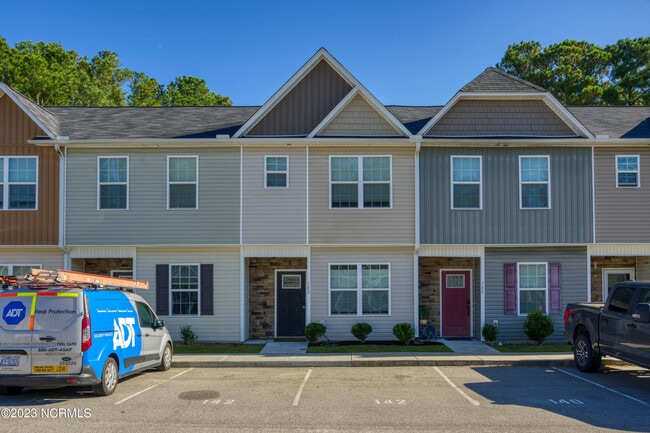 property at 142 Beacon Woods Dr