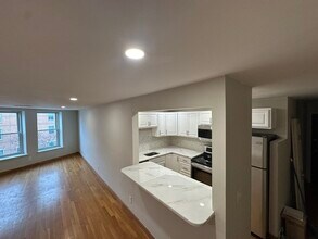 386 Commercial St in Boston, MA - Building Photo - Building Photo