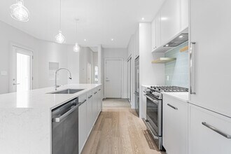 287 Carlton St. in Toronto, ON - Building Photo - Building Photo