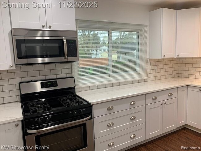 462 Algene St in Lake Orion, MI - Building Photo - Building Photo