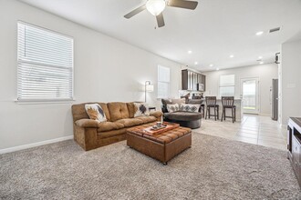 12413 Silverstream Ln in Manor, TX - Building Photo - Building Photo