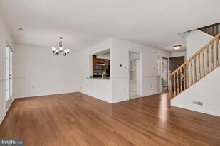 305 Sequoia Dr in Newtown, PA - Building Photo