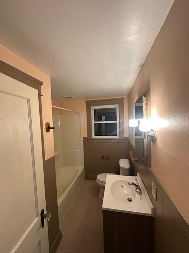 448-450 Hamilton St in Southbridge, MA - Building Photo - Building Photo