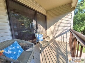 511 Sunshine Ct in Sayreville, NJ - Building Photo - Building Photo