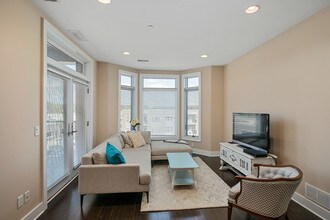 430 Union Ave NE, Unit Park Row Unit #212 in Grand Rapids, MI - Building Photo - Building Photo