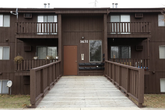 Woodcreek Apartments