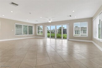 38 Knights Bridge Rd in Naples, FL - Building Photo - Building Photo