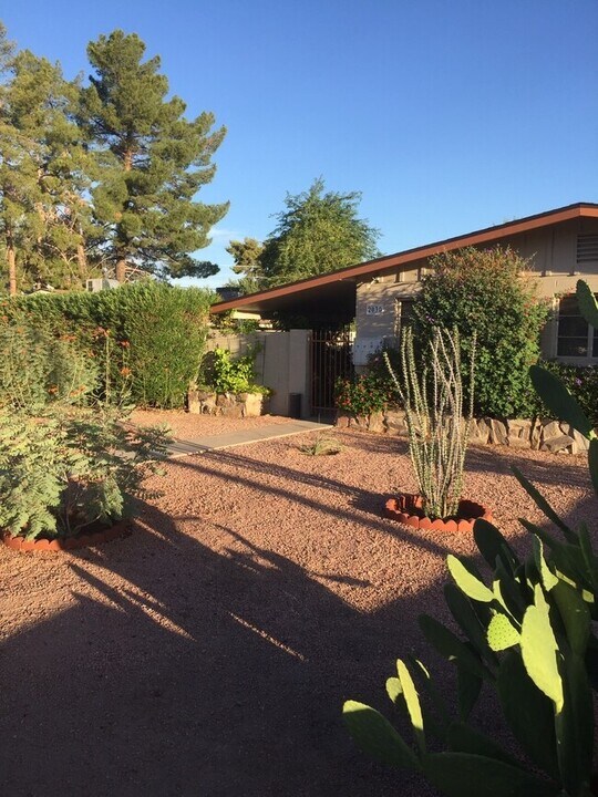 Glenrosa Apartments in Phoenix, AZ - Building Photo