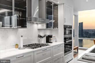 300 International Drive in Baltimore, MD - Building Photo - Building Photo