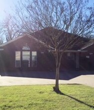 1441-1443 Western Oaks Ct in Bryan, TX - Building Photo - Building Photo