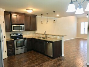 817 Dominik Dr in College Station, TX - Building Photo - Building Photo