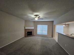 12221 Shadow Wood Trail in Burleson, TX - Building Photo - Building Photo
