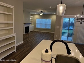 2805 Alder Wood Ln in La Grange, KY - Building Photo - Building Photo