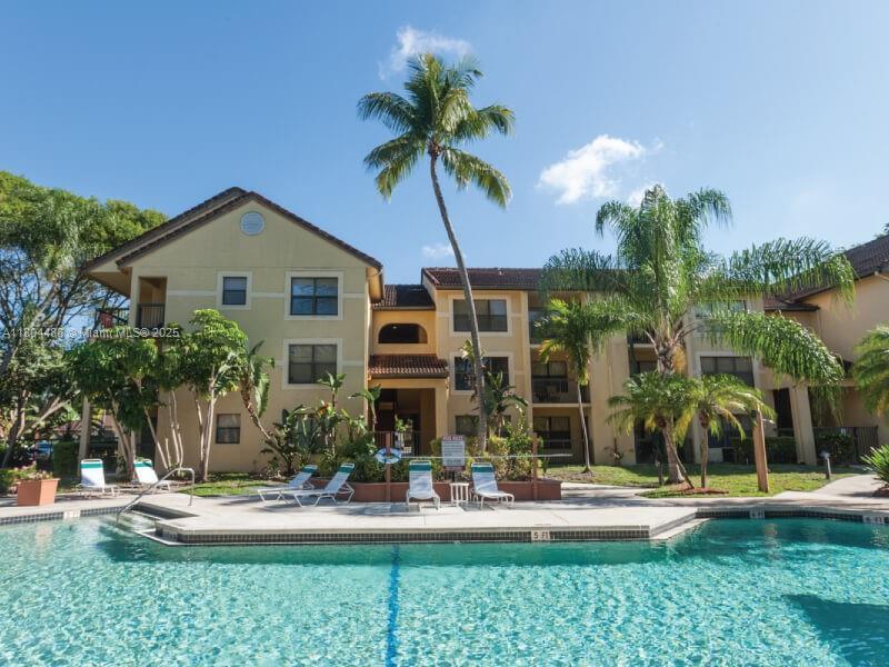 4581 W McNab Rd in Pompano Beach, FL - Building Photo