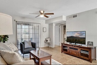 8020 E Thomas Rd in Scottsdale, AZ - Building Photo - Building Photo