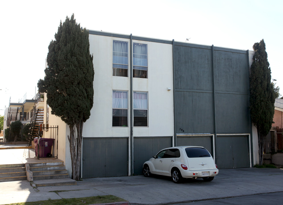 708 Maine Ave in Long Beach, CA - Building Photo