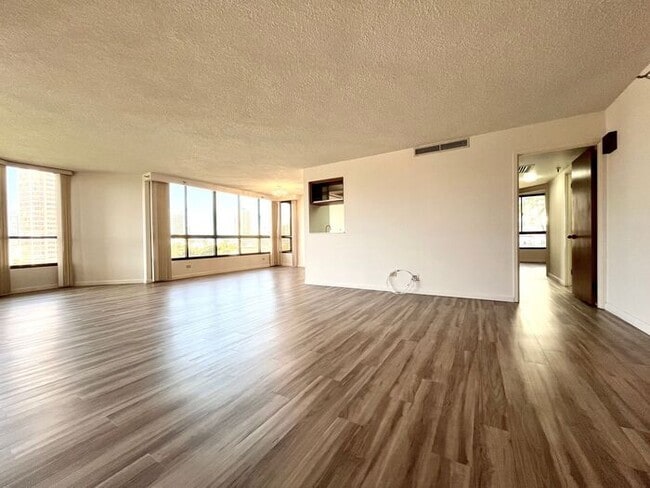 1040 Lunalilo St in Honolulu, HI - Building Photo - Building Photo