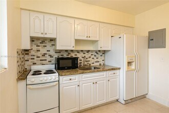 3802 NW 65th Ave-Unit -3802 in Virginia Gardens, FL - Building Photo - Building Photo