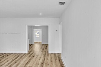 1623 NW 16th Terrace-Unit -1 in Miami, FL - Building Photo - Building Photo