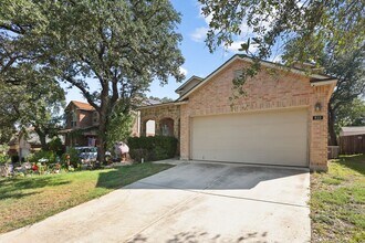 810 Park Point in San Antonio, TX - Building Photo - Building Photo