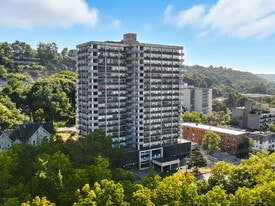 Arkledun Apartments in Hamilton, ON - Building Photo