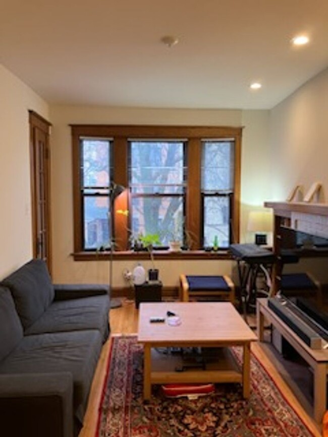 property at 3614 N Paulina St