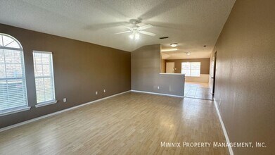 525 N Iola Ave in Lubbock, TX - Building Photo - Building Photo
