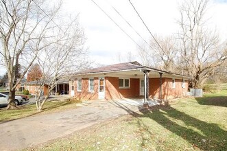 607 Owens St in Cave City, KY - Building Photo - Building Photo