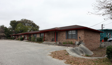 5545-5555 Playa Way in Jacksonville, FL - Building Photo - Building Photo