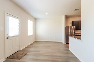 8410 Sandy Drift Rd in Mont Belvieu, TX - Building Photo - Building Photo