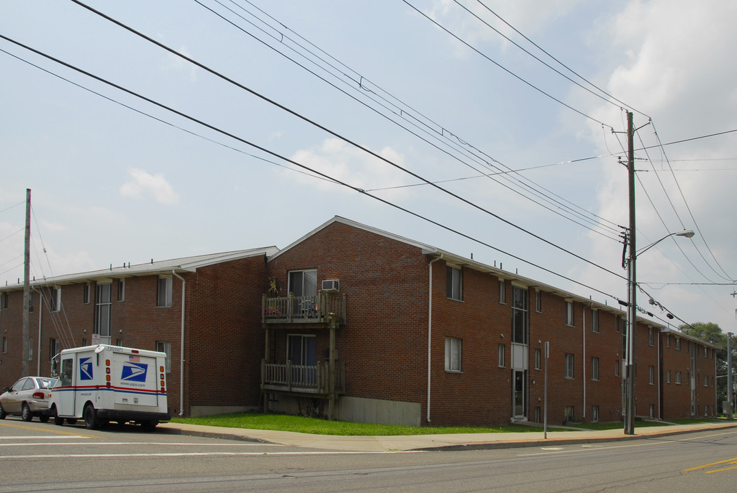 Tri light Court Apartments in Johnson City, NY - Building Photo