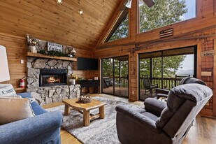 120 Hummingbird Way in Morganton, GA - Building Photo