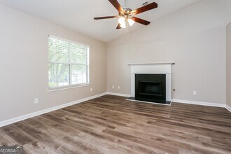 7276 New Dale Rd in Rex, GA - Foto de edificio - Building Photo