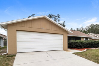 11024 Bentwood Ct in New Port Richey, FL - Foto de edificio - Building Photo