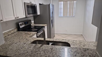 2966 Coral Springs Dr in Coral Springs, FL - Building Photo - Building Photo