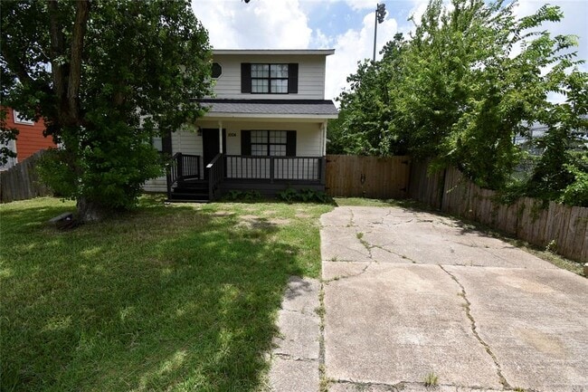 1004 Avenue H in South Houston, TX - Building Photo - Building Photo