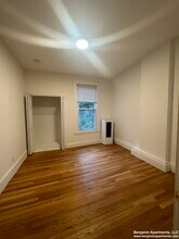 38 Newton St, Unit 2 in Boston, MA - Foto de edificio - Building Photo