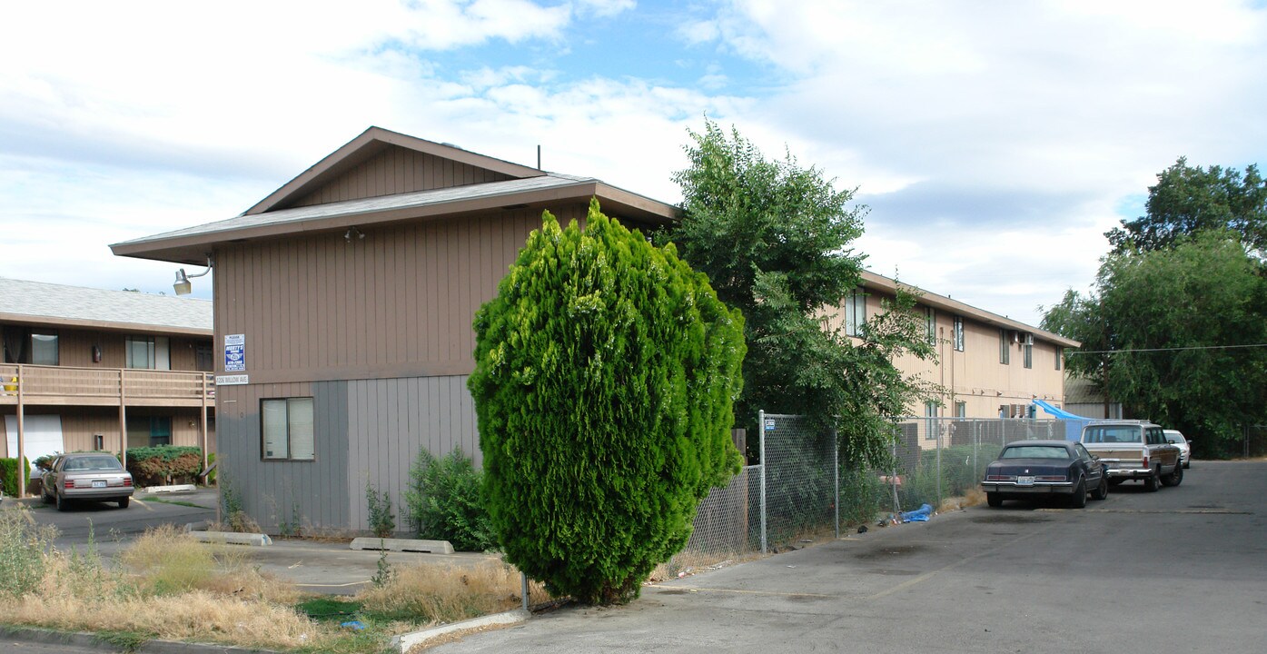 1206 Willow St in Yakima, WA - Building Photo