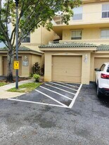 2100 Greenview Shores Blvd in Wellington, FL - Building Photo