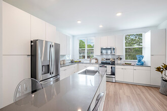 Saylor at Southside Trail in Atlanta, GA - Building Photo - Interior Photo