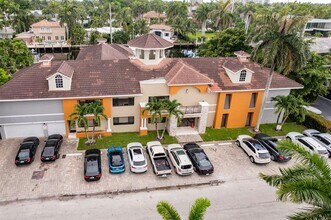 64 Isle of Venice Dr in Fort Lauderdale, FL - Building Photo - Building Photo