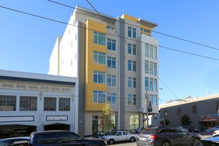 2655 Bush St in San Francisco, CA - Foto de edificio - Building Photo