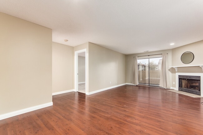 2257 Hedgerow Road, Unit D in Columbus, OH - Foto de edificio - Building Photo